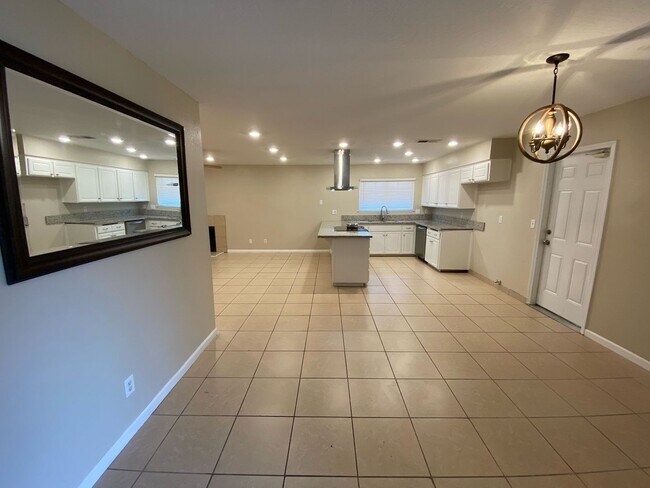 Building Photo - 1840 N. CEDAR CT. - 4 BEDROOM 2 BATHROOM -...