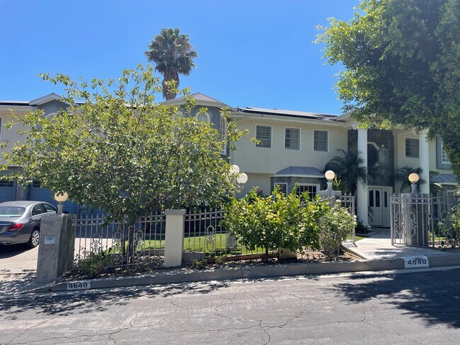Building Photo - 4640 Dunas Ln