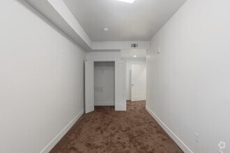 2BR, 1BA - 840SF - Alexander Station