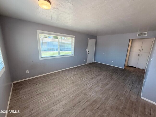 Foto del edificio - 4837 E Willetta St