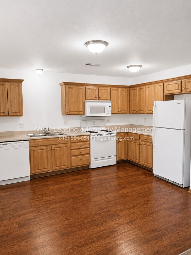 Building Photo - Peaceful Ranch Duplex in Pleasant Hill, MO