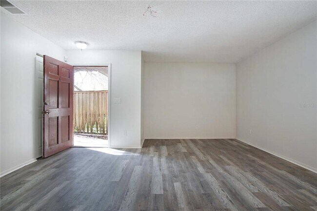 Building Photo - 333 Avenue A NE