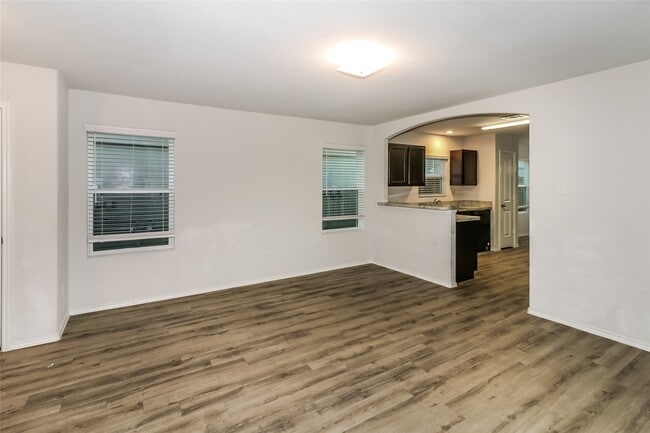 Building Photo - 24230 Paresi Ct