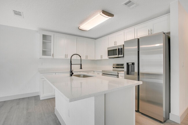 Photo - 1217 W 6th St Townhome