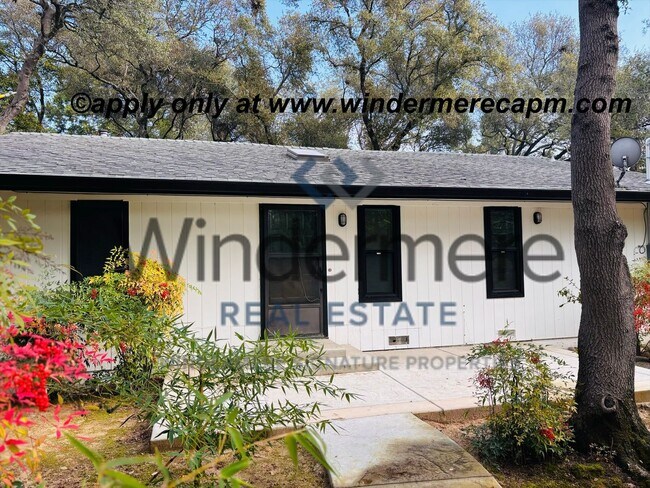 Building Photo - Peaceful Granite Bay Retreat on a Wooded Quarter-Acre Lot!