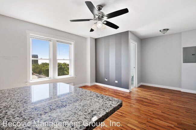 Building Photo - Studio, 1 bath Apartment - 7450-7456 N Gre...