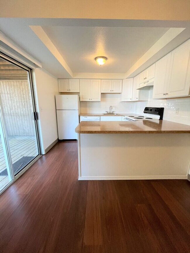 Foto del edificio - Charming Two Bedroom  Close to Downtown Vancouver !!