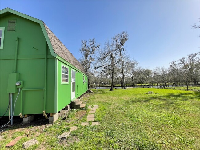 Building Photo - 1410 County Rd 687
