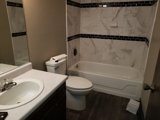 Building Photo - Desirable 4 bedroom in a wonderful location!