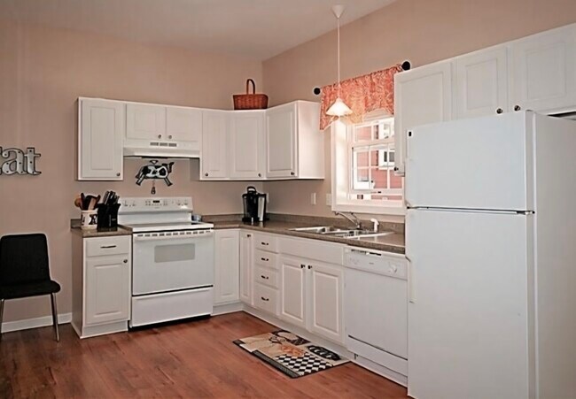 Building Photo - 15 Minuteman Dr