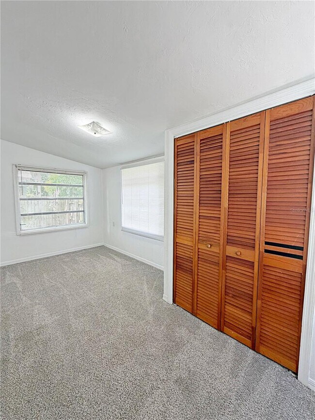 Foto del edificio - 2400 Shannon Rd