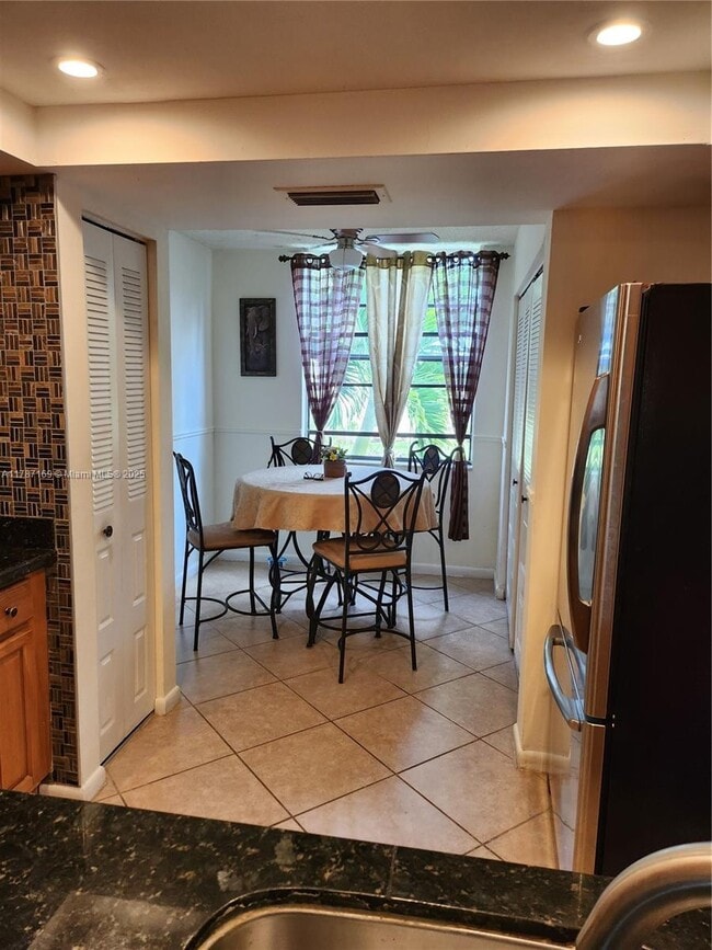 Foto del edificio - 7321 NW 18th St