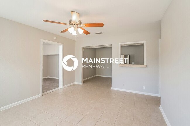 Foto del edificio - 4 Bedroom Pet-Friendly Home in Jacksonville, FL with Main Street Renewal