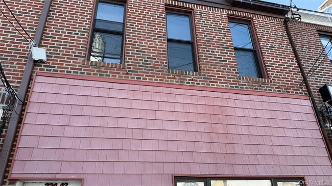 Foto del edificio - 224-42 Braddock Ave