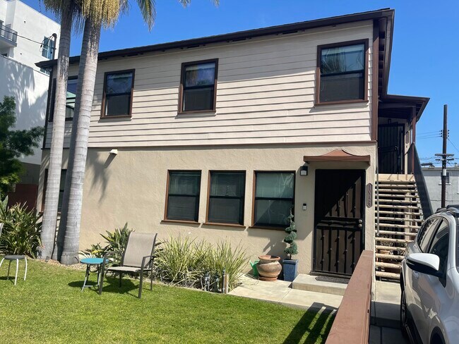 Front facing, corner unit - 10722 Rose Ave