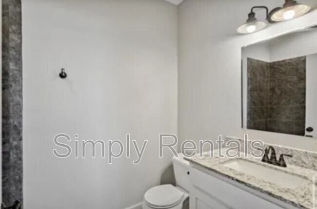 Foto del edificio - 705 Maple St