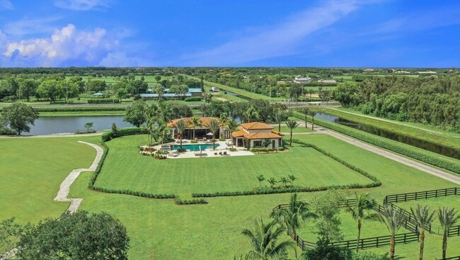 Building Photo - 13893 Gracida St