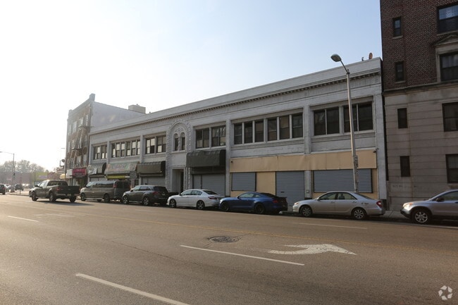 Building Photo - 13-19 N Harrison St