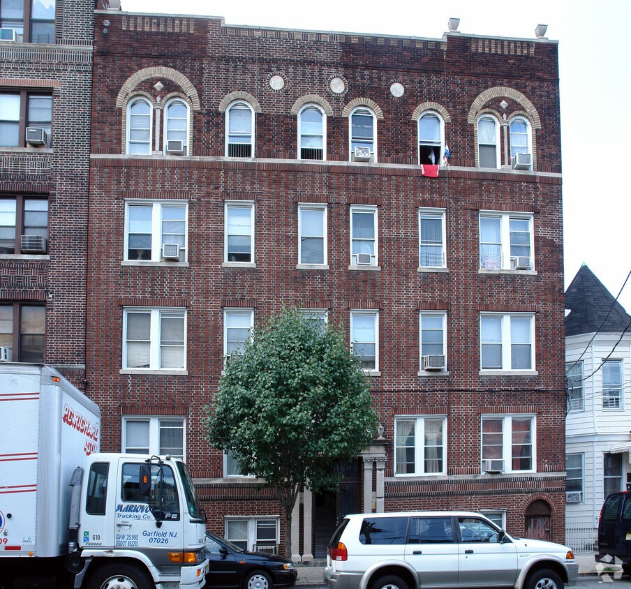Foto del edificio - 5007 Hudson Ave