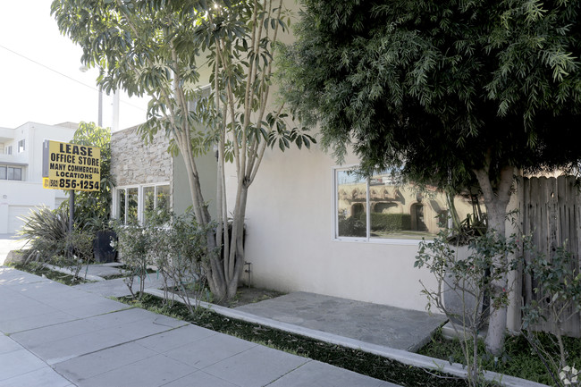 Foto del edificio - 3065 E 2nd St