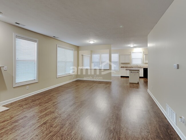 Foto del edificio - 5915 Cabot Dr