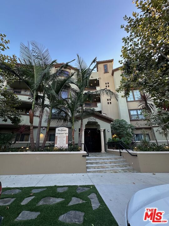 Foto principal - 12104 Hoffman St