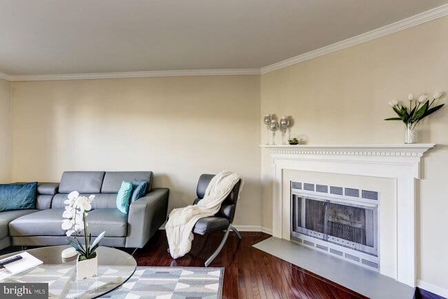 Building Photo - 6069 Crown Royal Cir
