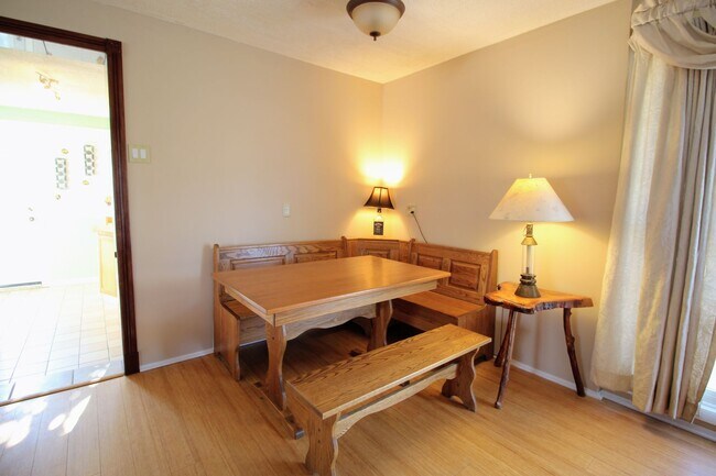 Foto del edificio - Charming Rambler on Corner Lot *Coming Soon*