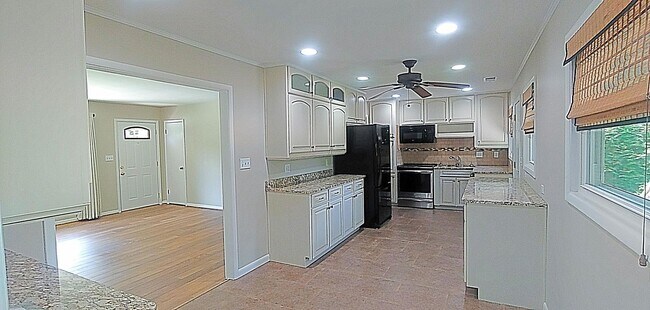 Foto del edificio - 3 BR, 2 Bath Home Available in Homewood