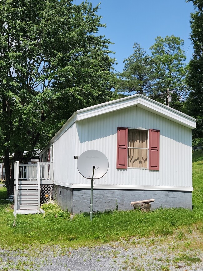 Building Photo - 551 Tomahawk Run Rd