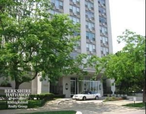 Primary Photo - 1550 N Lake Shore Dr