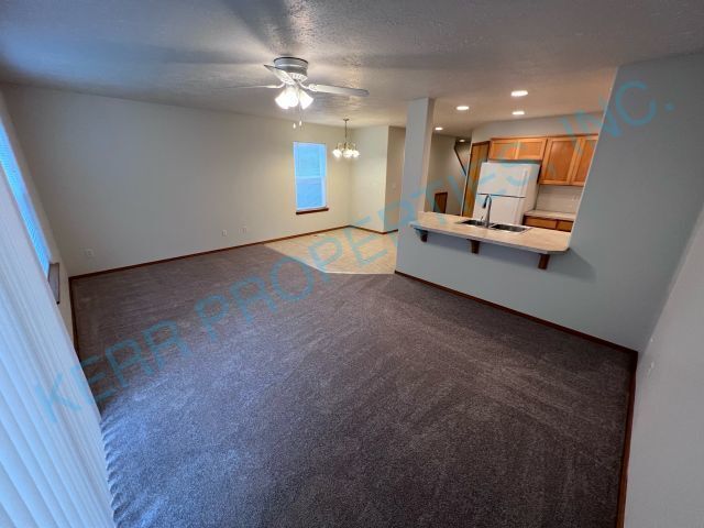 Foto del edificio - FREE RENT! 3 Bd / 2.5 Bth - Ceiling Fan - ...