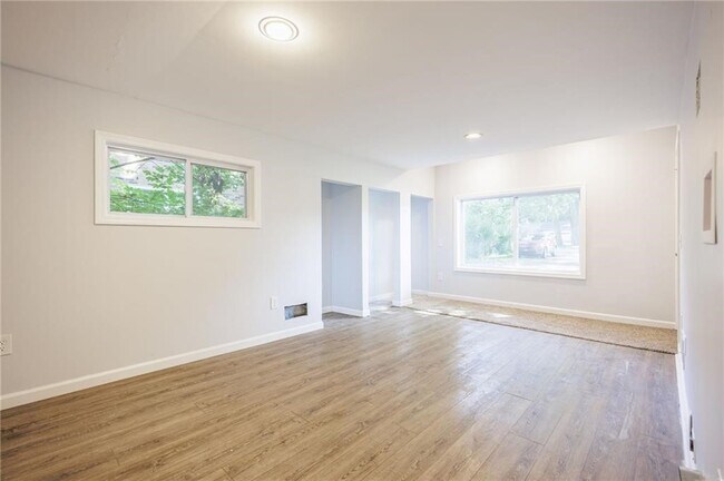 Foto del edificio - 1671 Creek St