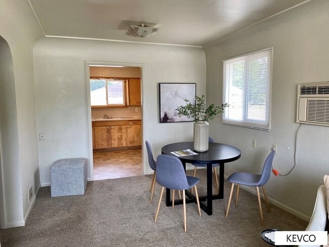 Building Photo - Roomy Three Bedroom Home with Yard!