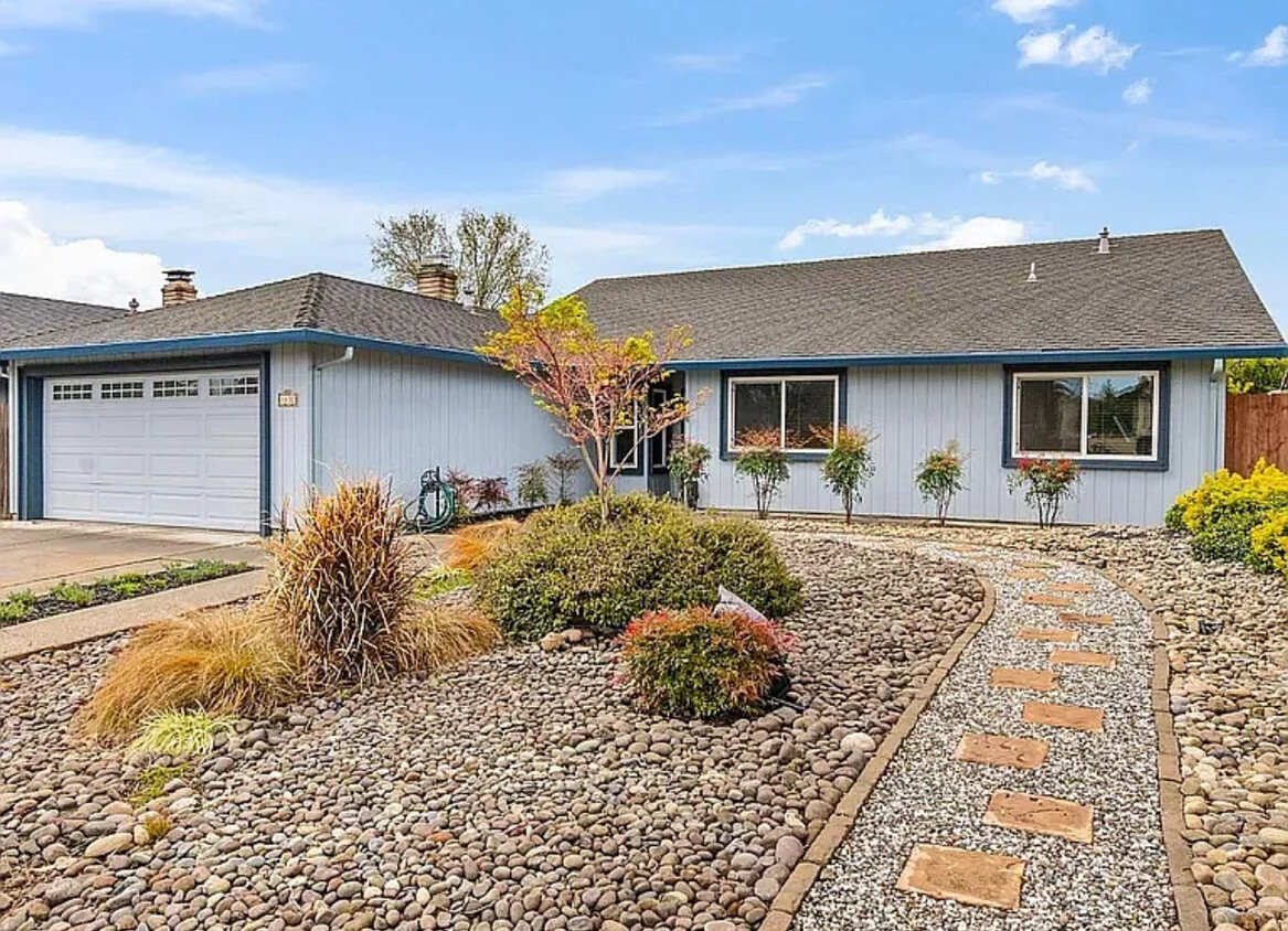 Primary Photo - 3138 Princeton Ave