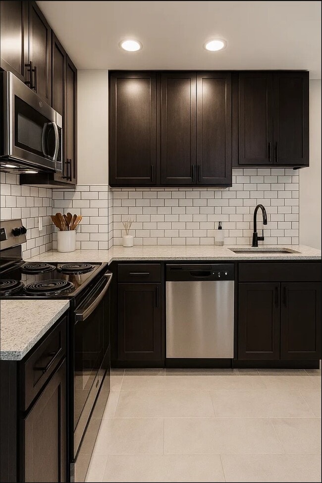 Building Photo - 7012 Forsyth Blvd