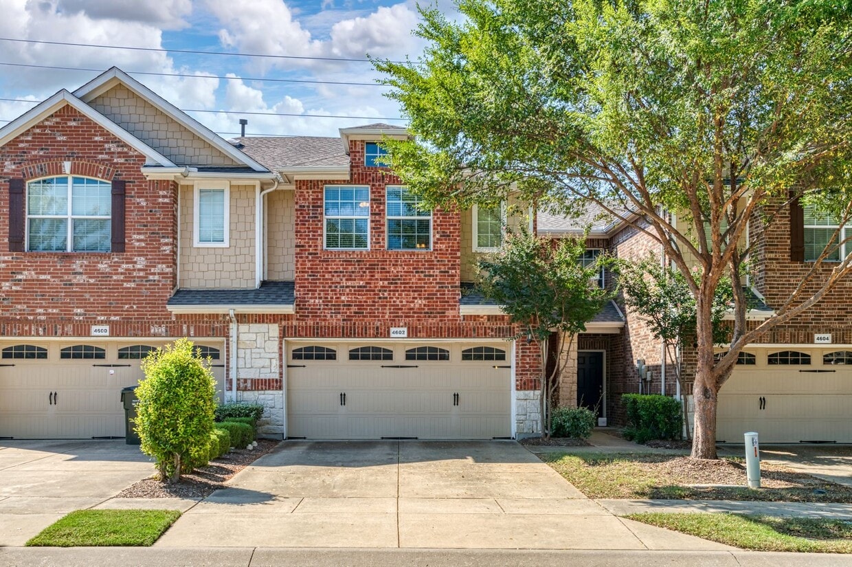 NICE 2 BEDROOM TOWNHOME LOCATED IN PLANO, TX! - NICE 2 BEDROOM TOWNHOME LOCATED IN PLANO, TX!