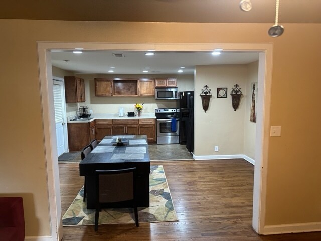 Foto del edificio - 1385 Elizabeth Ln