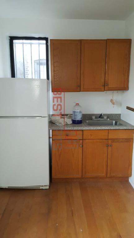Foto del edificio - 263 E 10th St