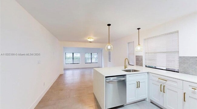 Foto del edificio - 2529 NE 181st St