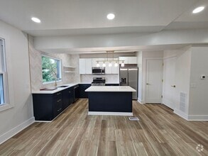 Building Photo - 5350 Rosetta St