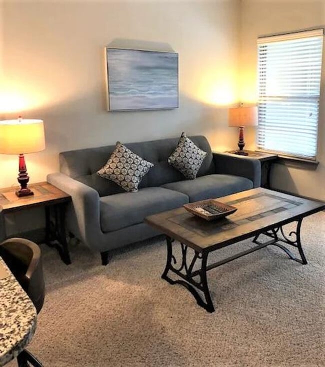 Building Photo - 200 Venue Wy