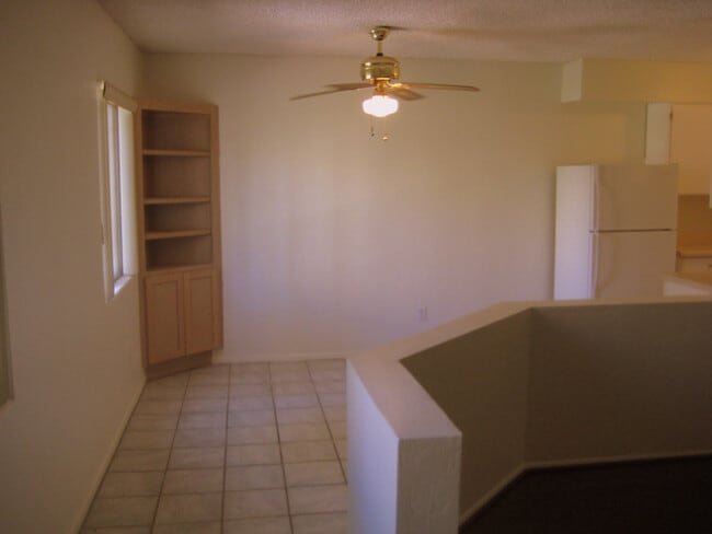 Building Photo - 810 S Kolb Rd
