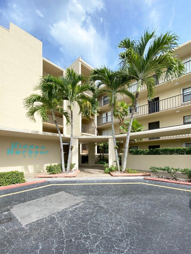 890 N Federal Hwy Unit 201, Lantana, FL 33462 Condo for Rent in