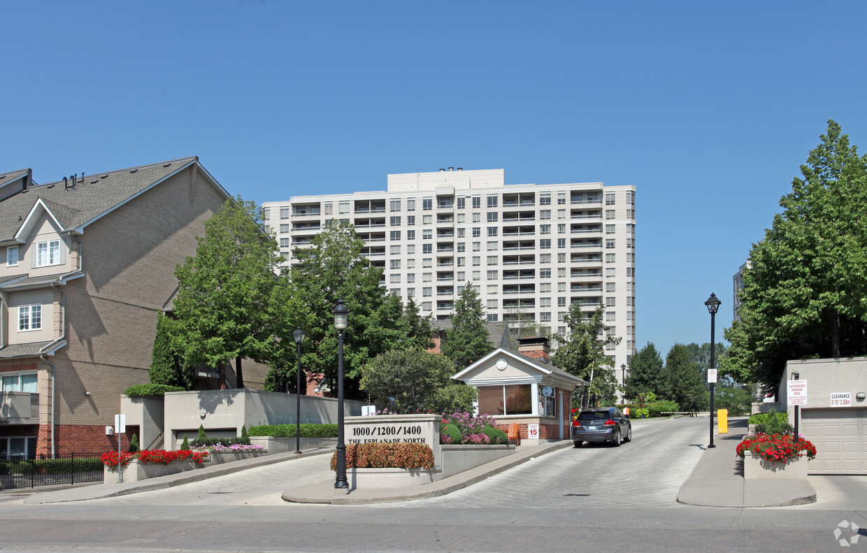Building Photo - The Esplanade