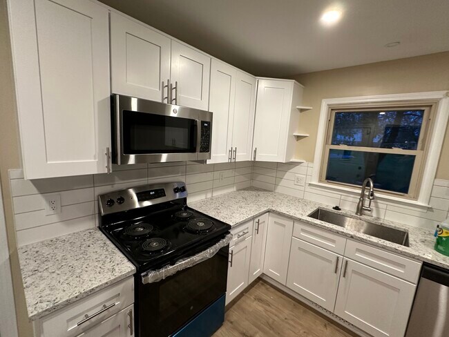 Foto del edificio - 5931 E 75th St