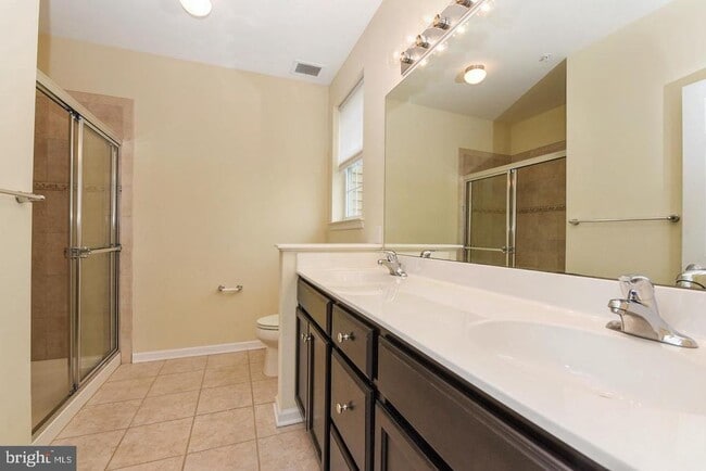 Building Photo - 1331 Sierra Dr