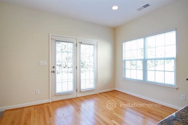 Foto del edificio - 8224 Penman Springs Drive