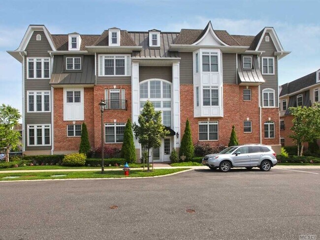 Foto del edificio - 542 Roosevelt Way