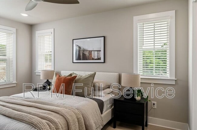 Foto del edificio - 722 N Dupont Ave